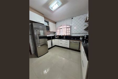 Casa à venda com 3 quartos, 200m² em Piraporinha, Diadema