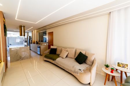 Sala de casa à venda com 3 quartos, 250m² em Cachoeirinha, Belo Horizonte