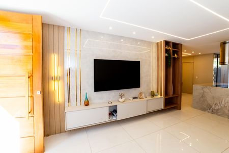 Sala de casa à venda com 3 quartos, 250m² em Cachoeirinha, Belo Horizonte