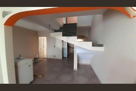 Casa à venda com 132m², 5 quartos e 1 vaga