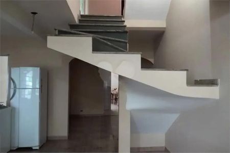 Casa à venda com 132m², 5 quartos e 1 vaga