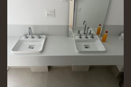 Apartamento à venda com 182m², 3 quartos e 3 vagasBanheiro 1
