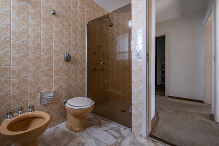 Apartamento à venda com 190m², 2 quartos e sem vaga Apartamento à venda com 190m², 2 quartos e sem vagaBanheiro