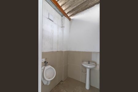 Casa para alugar com 105m², 2 quartos e sem vaga Casa para alugar com 105m², 2 quartos e sem vagaBanheiro de Serviço