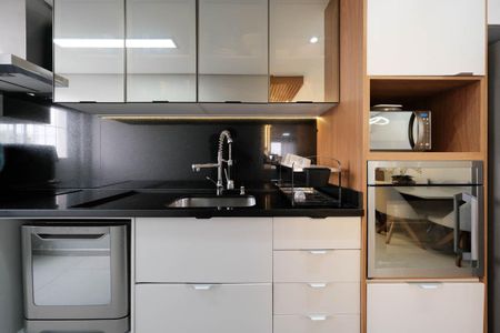 Sala/Cozinha de casa de condomínio à venda com 2 quartos, 92m² em Vila Frugoli, São Paulo