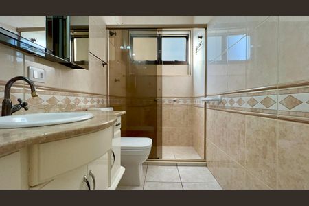 Casa à venda com 180m², 3 quartos e 3 vagas Casa à venda com 180m², 3 quartos e 3 vagasBanheiro