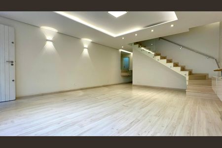Casa à venda com 180m², 3 quartos e 3 vagas Casa à venda com 180m², 3 quartos e 3 vagasSala