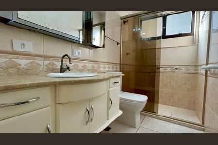 Casa à venda com 180m², 3 quartos e 3 vagas Casa à venda com 180m², 3 quartos e 3 vagasBanheiro