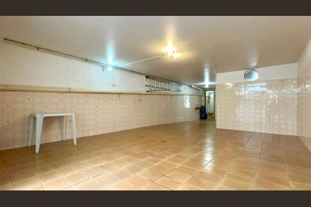 Casa à venda com 180m², 3 quartos e 3 vagas Casa à venda com 180m², 3 quartos e 3 vagasGaragem