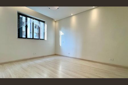 Casa à venda com 180m², 3 quartos e 3 vagas Casa à venda com 180m², 3 quartos e 3 vagasQuarto 2