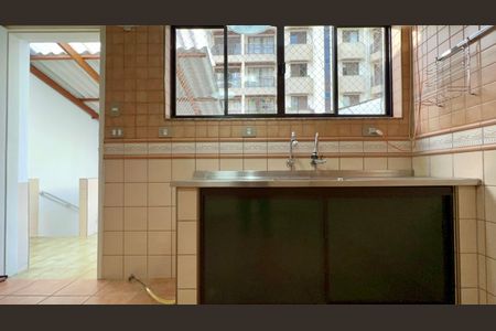 Casa à venda com 180m², 3 quartos e 3 vagas Casa à venda com 180m², 3 quartos e 3 vagasCozinha