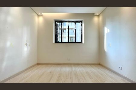 Casa à venda com 180m², 3 quartos e 3 vagas Casa à venda com 180m², 3 quartos e 3 vagasQuarto 2