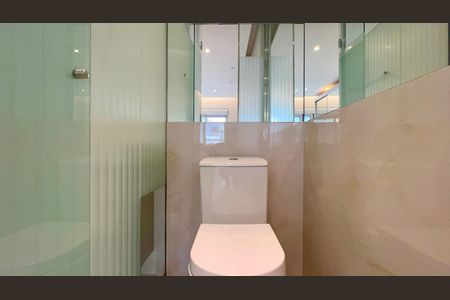 Casa à venda com 180m², 3 quartos e 3 vagas Casa à venda com 180m², 3 quartos e 3 vagasSuite