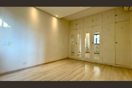 Quarto 2 de casa à venda com 3 quartos, 180m² em Vila Clementino, São Paulo
