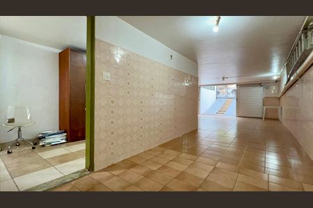 Casa à venda com 180m², 3 quartos e 3 vagas Casa à venda com 180m², 3 quartos e 3 vagasGaragem