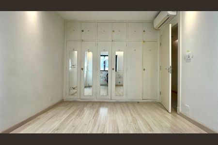 Casa à venda com 180m², 3 quartos e 3 vagas Casa à venda com 180m², 3 quartos e 3 vagasQuarto 2
