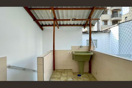 Casa à venda com 180m², 3 quartos e 3 vagas Casa à venda com 180m², 3 quartos e 3 vagasBanheiro de serviço