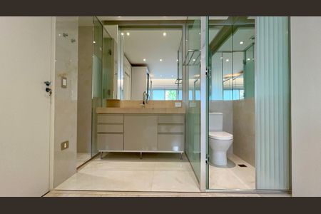 Casa à venda com 180m², 3 quartos e 3 vagas Casa à venda com 180m², 3 quartos e 3 vagasBanheiro da Suíte