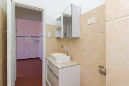Banheiro social de casa à venda com 3 quartos, 128m² em Jardim Maristela, São Paulo