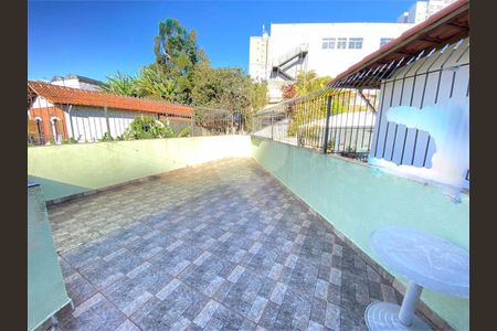 Casa à venda com 6 quartos, 354m² em Centro, Diadema