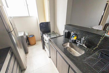Cozinha de apartamento para alugar com 2 quartos, 61m² em São João Batista, Belo Horizonte