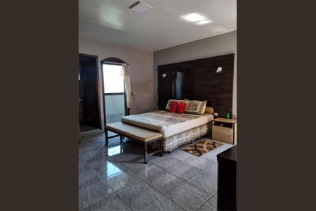 Casa à venda com 125m², 3 quartos e 8 vagas