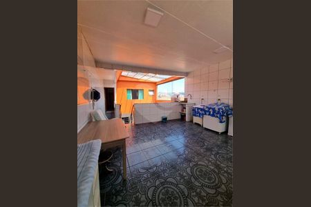 Casa à venda com 125m², 3 quartos e 8 vagas
