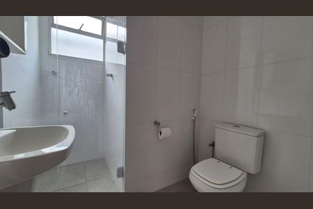 Banheiro social de apartamento para alugar com 3 quartos, 86m² em Cruzeiro, Belo Horizonte