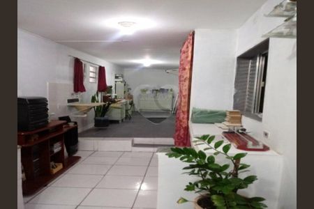 Casa à venda com 3 quartos, 194m² em Conceição, Diadema