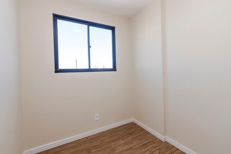 Quarto 2 de apartamento para alugar com 2 quartos, 28m² em Jardim Aeroporto, São Paulo