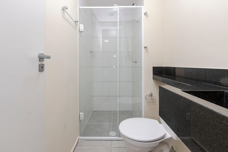 Banheiro de apartamento para alugar com 2 quartos, 28m² em Jardim Aeroporto, São Paulo