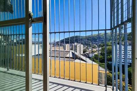 Apartamento à venda com 61m², 2 quartos e 1 vaga Apartamento à venda com 61m², 2 quartos e 1 vagaVaranda