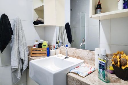 Apartamento à venda com 61m², 2 quartos e 1 vaga Apartamento à venda com 61m², 2 quartos e 1 vagaBanheiro