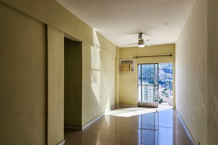 Apartamento à venda com 61m², 2 quartos e 1 vaga Apartamento à venda com 61m², 2 quartos e 1 vagaSala