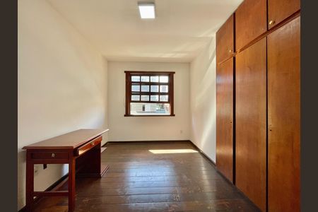 Casa para alugar com 380m², 5 quartos e 4 vagas