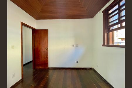 Casa para alugar com 380m², 5 quartos e 4 vagas