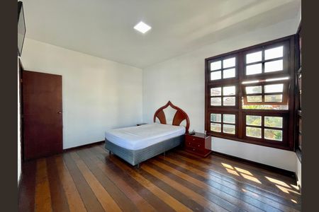 Casa para alugar com 380m², 5 quartos e 4 vagas