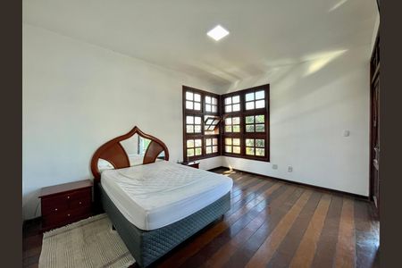 Casa para alugar com 380m², 5 quartos e 4 vagas