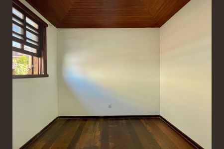 Casa para alugar com 5 quartos, 380m² em Palmares, Belo Horizonte