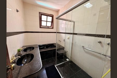 Casa para alugar com 380m², 5 quartos e 4 vagas