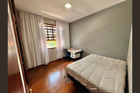 Casa para alugar com 380m², 5 quartos e 4 vagas