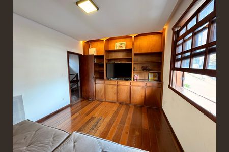 Casa para alugar com 5 quartos, 380m² em Palmares, Belo Horizonte