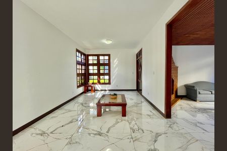 Casa para alugar com 5 quartos, 380m² em Palmares, Belo Horizonte