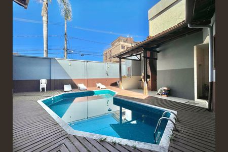 Casa para alugar com 380m², 5 quartos e 4 vagas