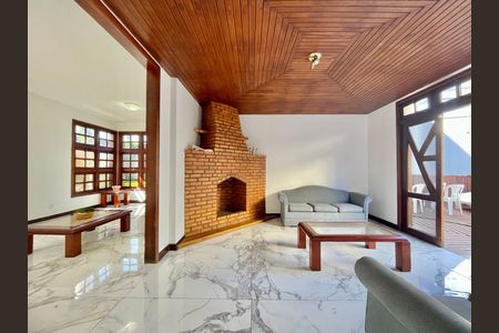 Casa para alugar com 380m², 5 quartos e 4 vagas