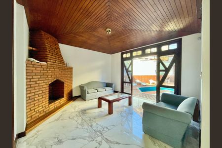 Casa para alugar com 380m², 5 quartos e 4 vagas