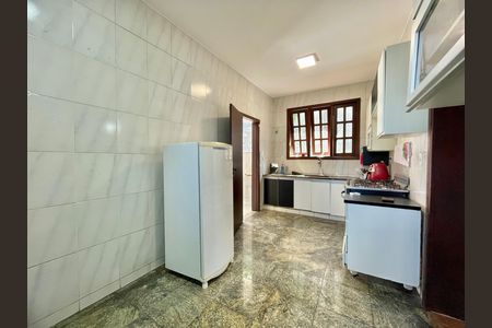Casa para alugar com 380m², 5 quartos e 4 vagas