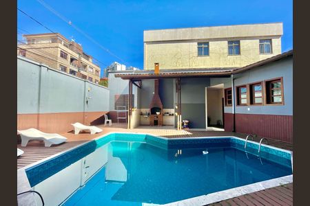 Casa para alugar com 380m², 5 quartos e 4 vagas
