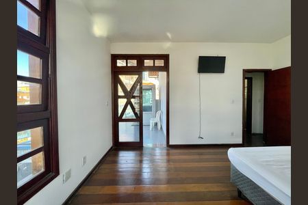 Casa para alugar com 5 quartos, 380m² em Palmares, Belo Horizonte