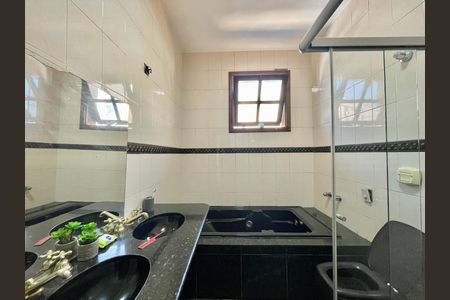 Casa para alugar com 380m², 5 quartos e 4 vagas